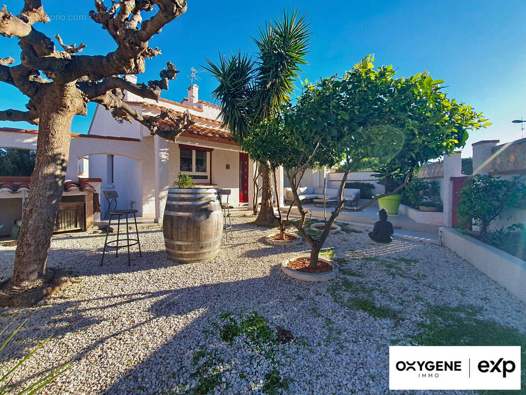 Maison à VILLENEUVE-DE-LA-RAHO