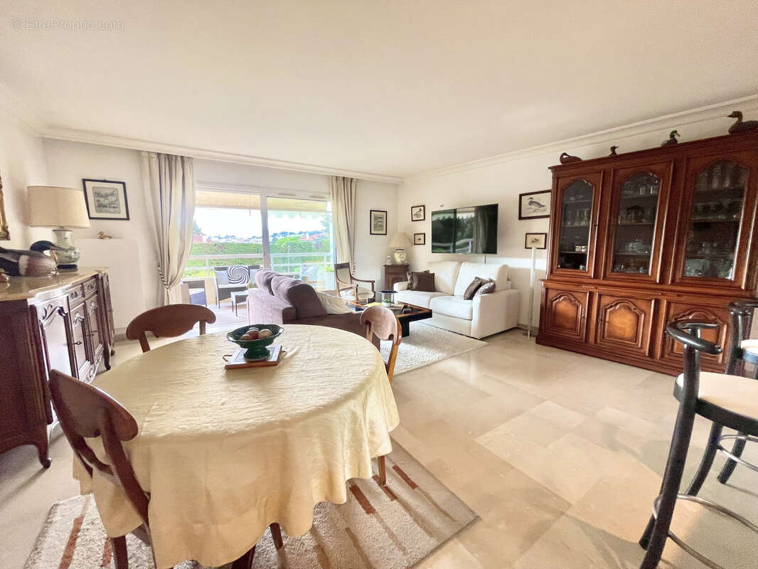 Appartement à LE CANNET