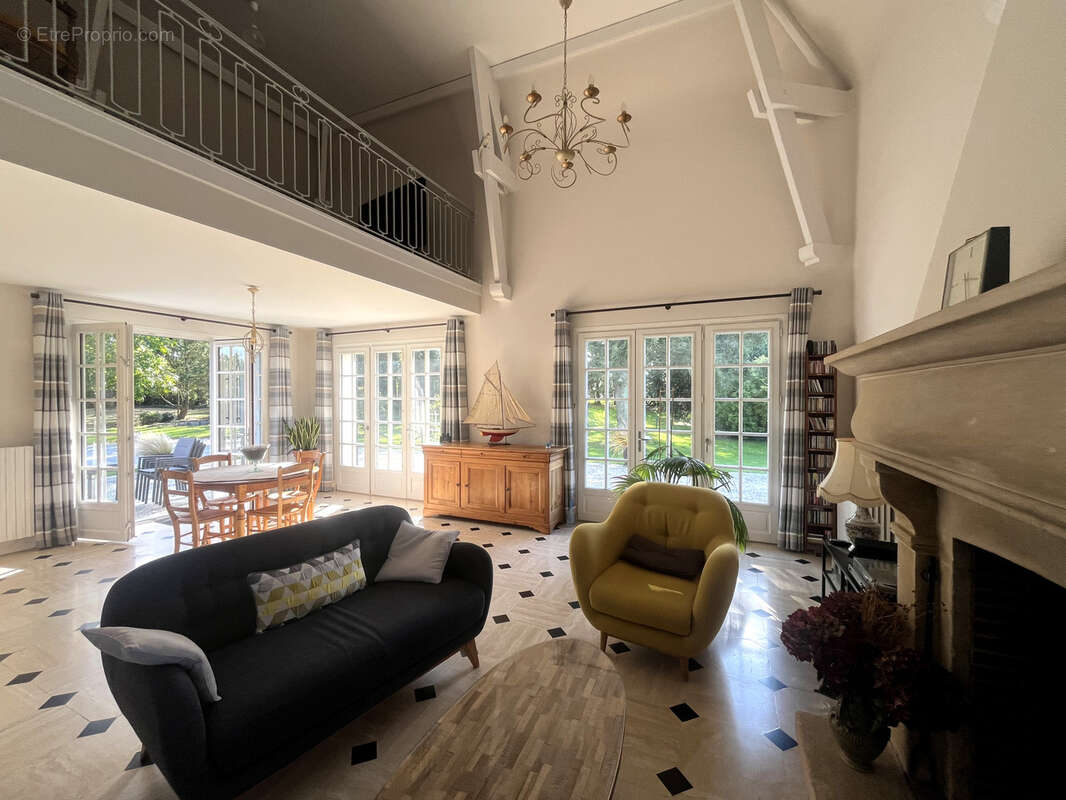 Maison à VAUX-SUR-AURE