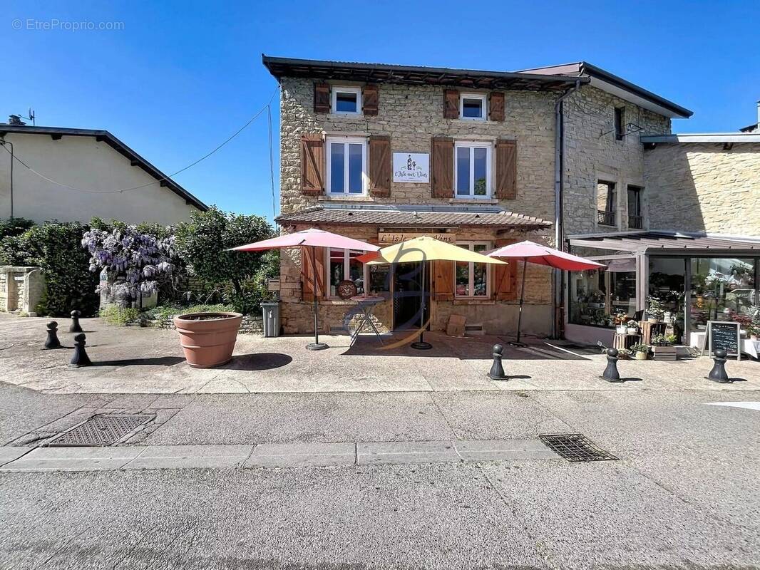 Commerce à L'ISLE-D'ABEAU