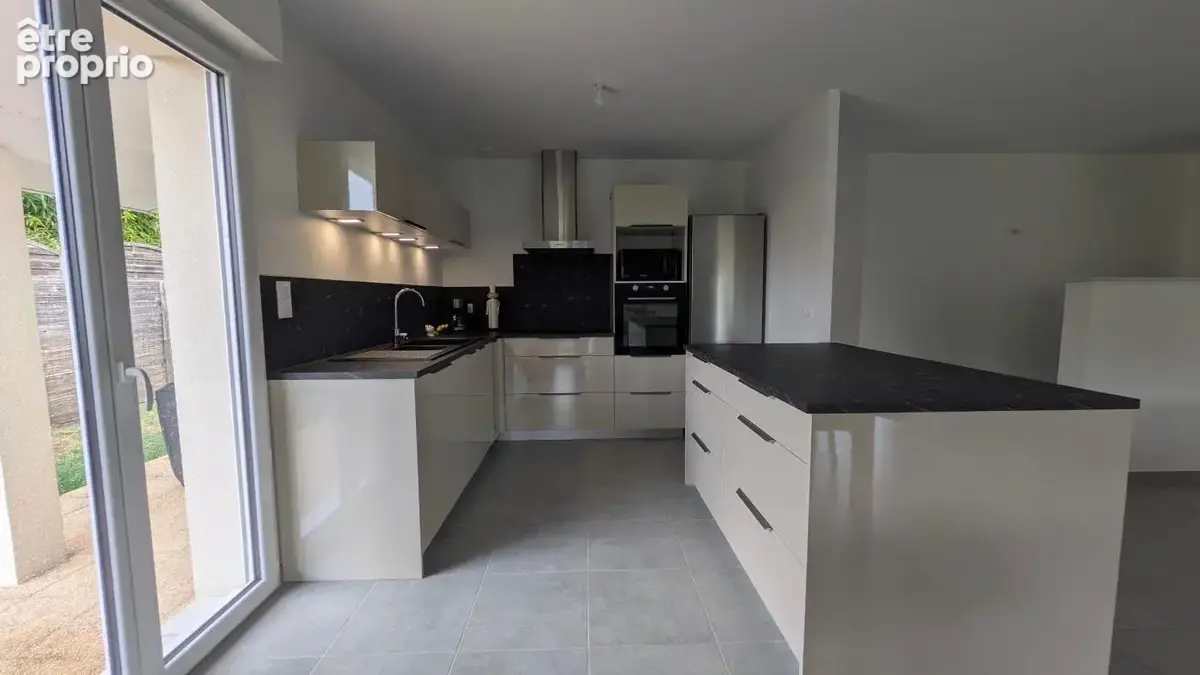 Maison À Vendre T4 91.5 m²  avec garage - photo 4