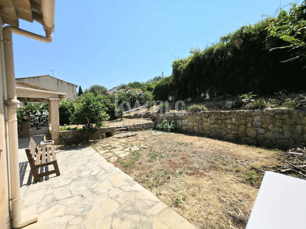 Maison 150 m² à Le Rouret  - photo 3