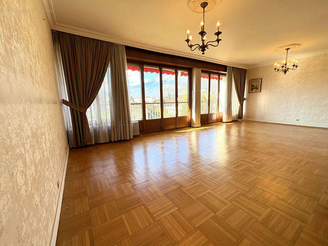 Appartement à ECHIROLLES