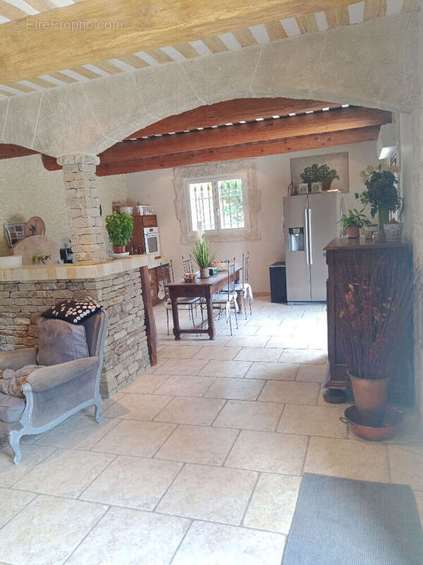 Maison à L'ISLE-SUR-LA-SORGUE