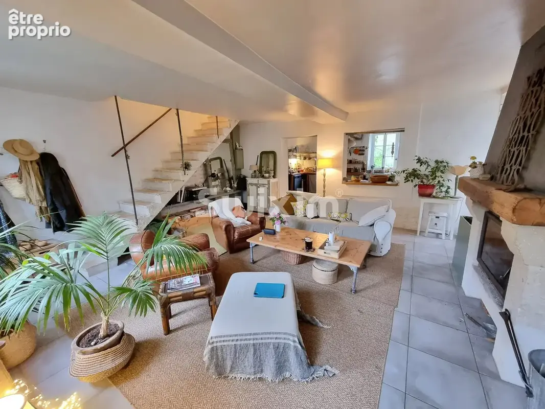 Bel ensemble : maison 4 chambres + cour et jardin + dépendances - photo 1