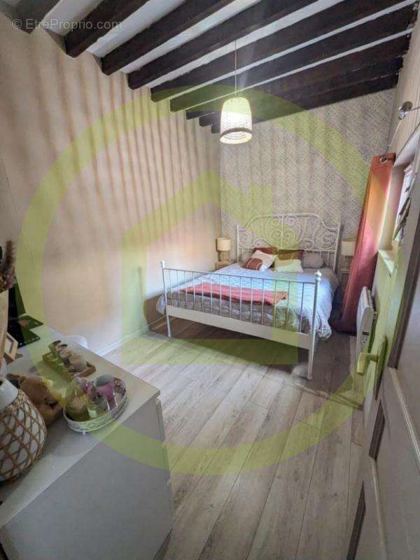 Appartement à MOUY