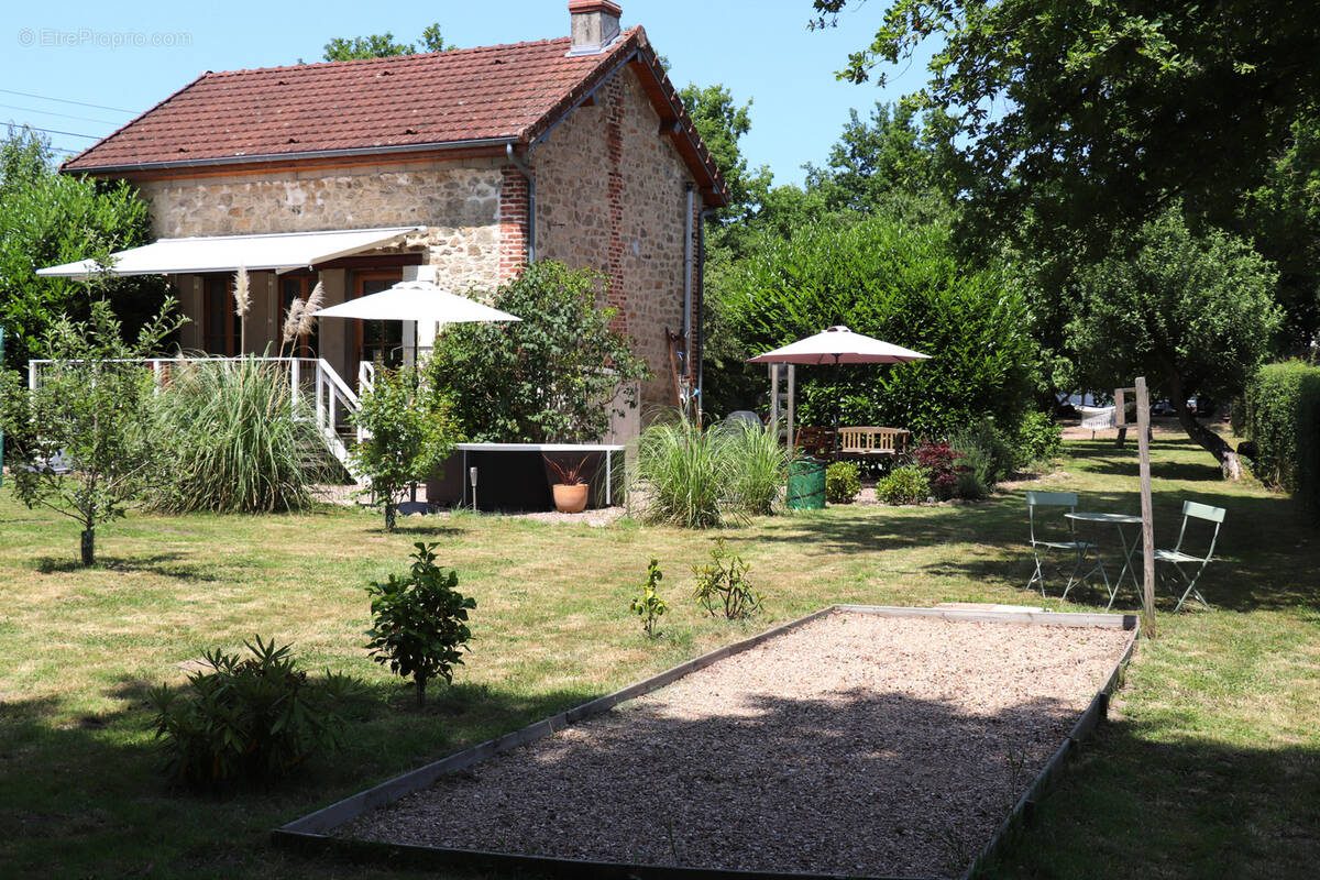 Maison à THIL-SUR-ARROUX