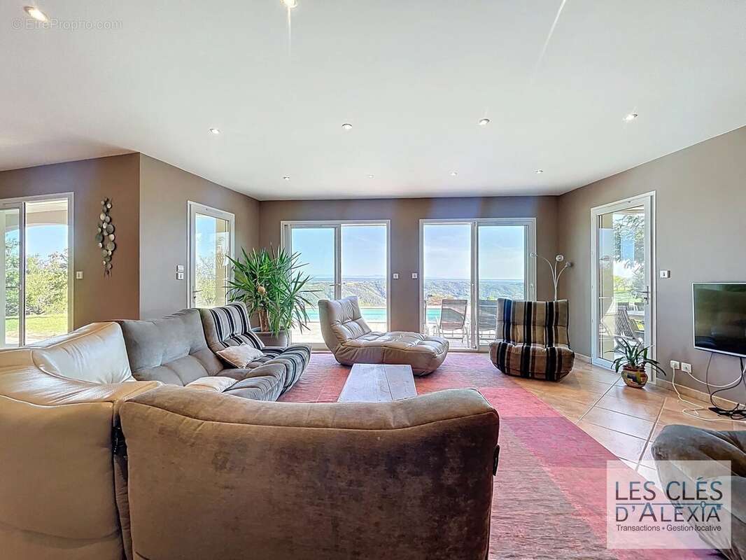 Maison à TUPIN-ET-SEMONS