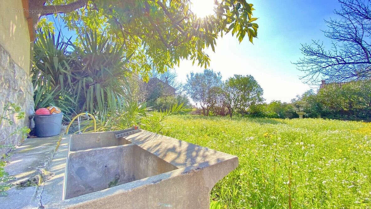 Maison à TOURRETTES-SUR-LOUP