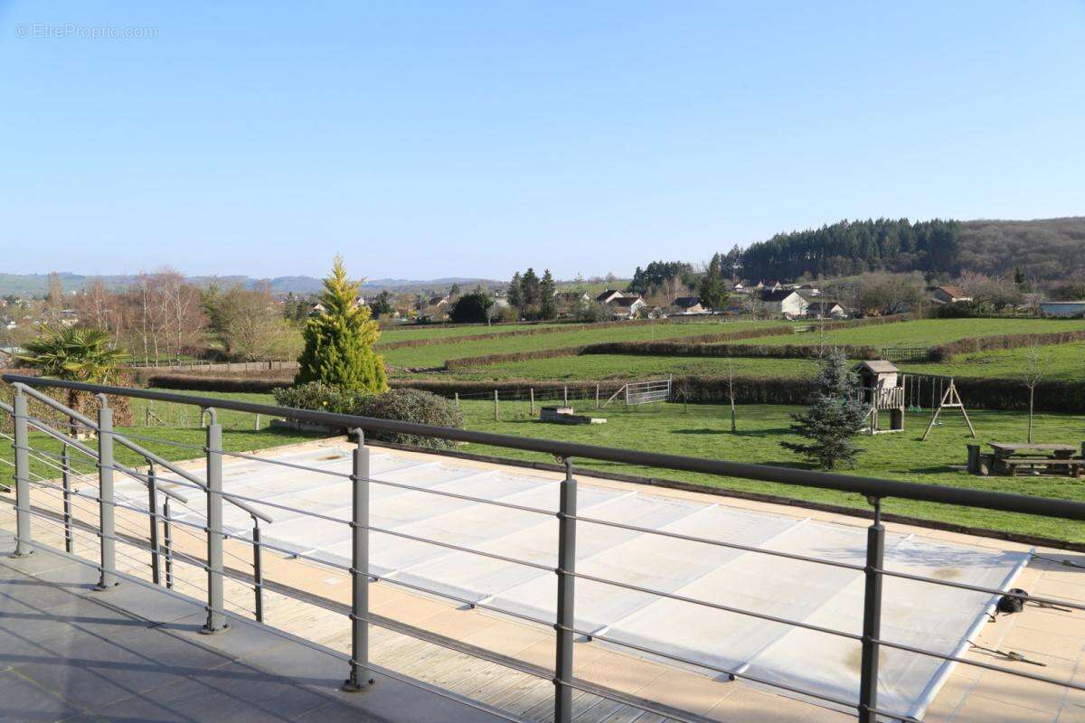 Maison à LUZY