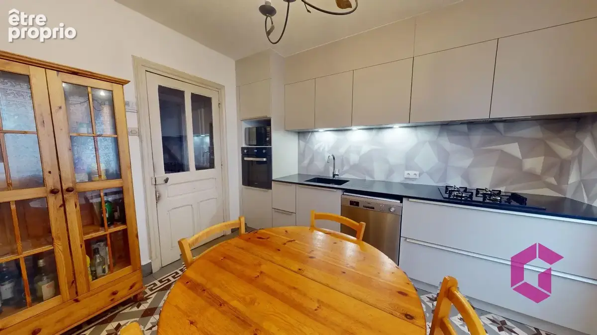 Maison à potentiel, avec Extérieur et Garage au PUY EN VELAY - photo 10