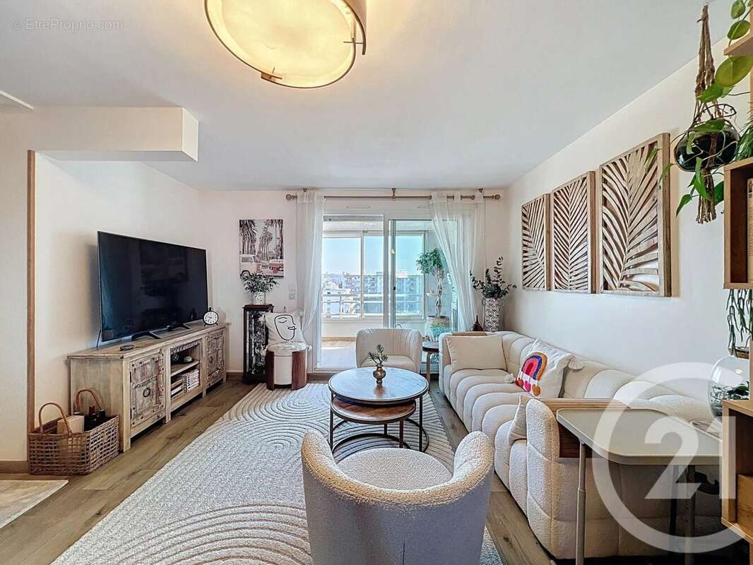 Appartement à VALLAURIS