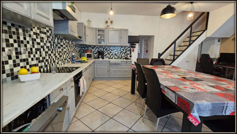 Maison à LUCHE-PRINGE