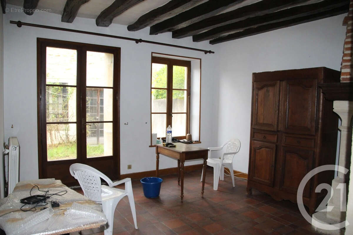 Maison à CHATEAUNEUF-VAL-DE-BARGIS