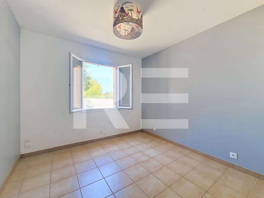 Maison individuelle de 4 chambres avec piscine sur St Chaptes - photo 9