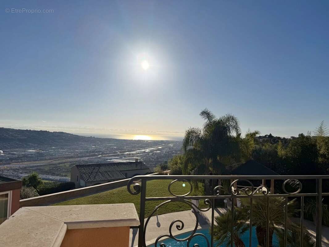 Maison à SAINT-LAURENT-DU-VAR