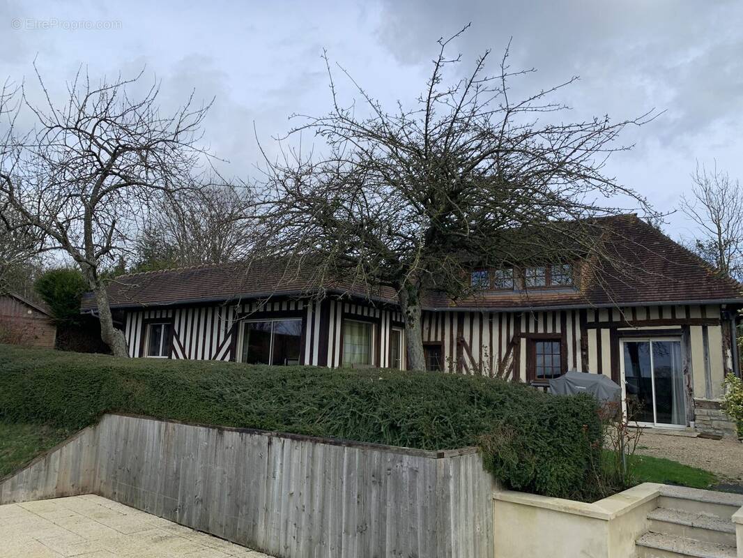 Maison à CASTILLON-EN-AUGE