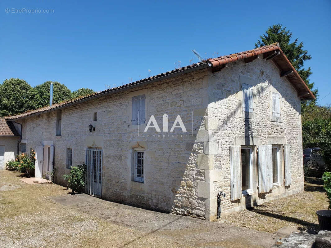 Maison de village à Chaunay - photo 2