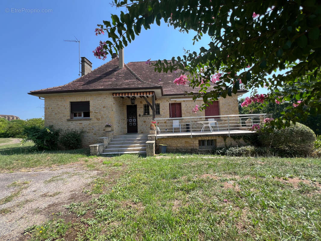 Maison de caractère avec appartement indépendant, 3 terrasses et parc arboré de 3 088 m2   Belvès - photo 4