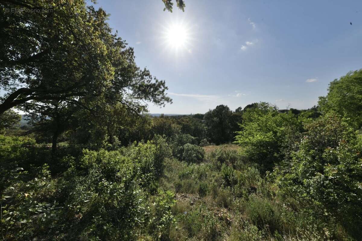 Terrain à UZES