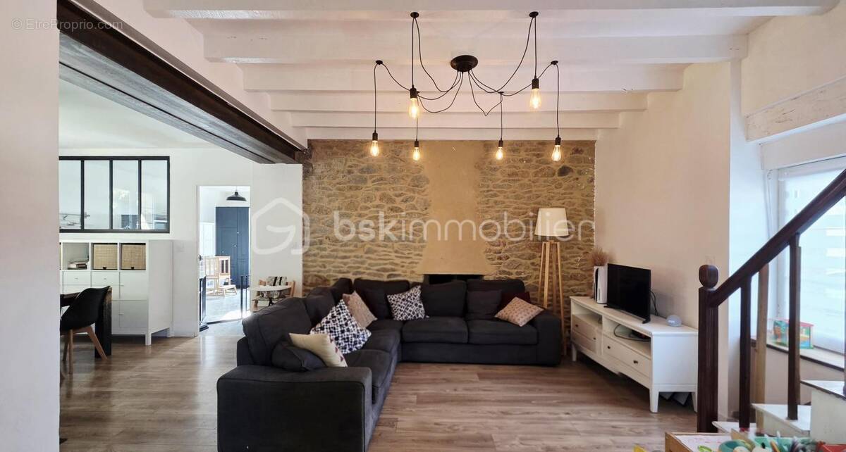 Maison à SAINT-BRICE-EN-COGLES