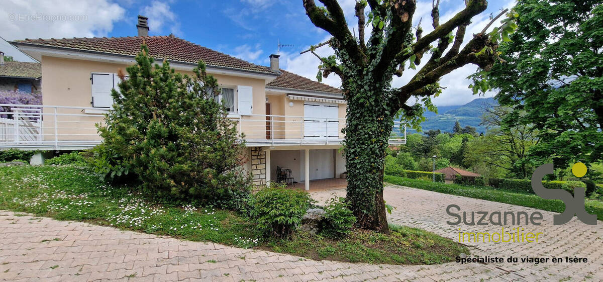 Maison à SAINT-NAZAIRE-LES-EYMES