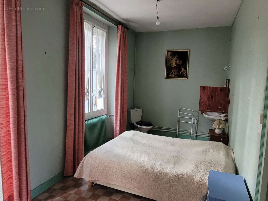 Maison à CHARBONNIERES