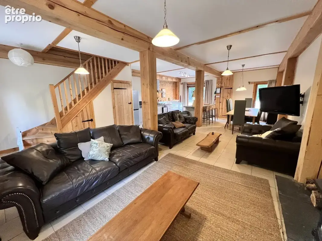 Propriété rénovée avec trois logements, située dans la campagne de l’Indre - photo 7