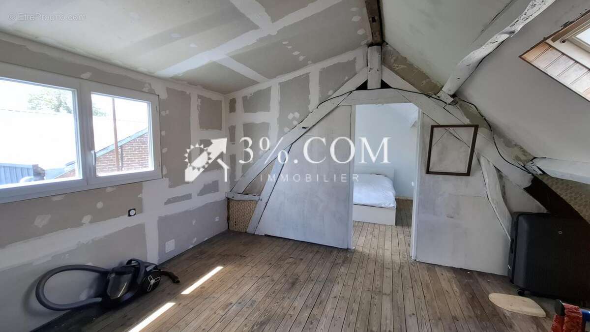 Maison à FEUQUIERES-EN-VIMEU