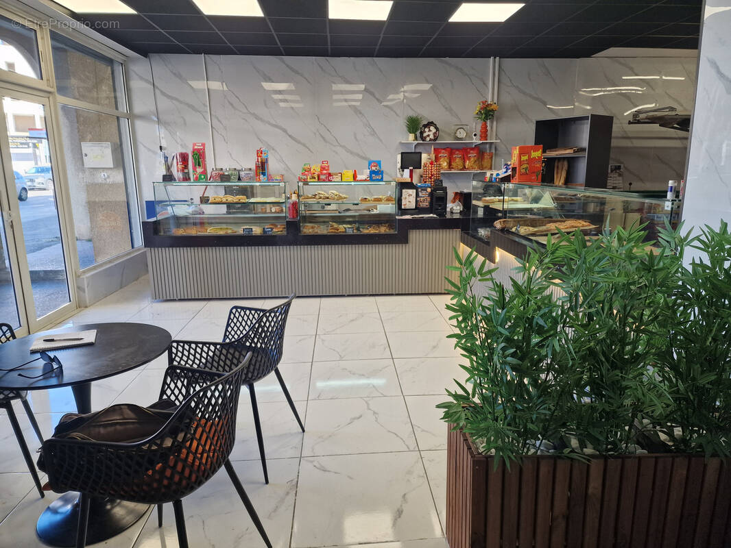 Commerce à VITROLLES