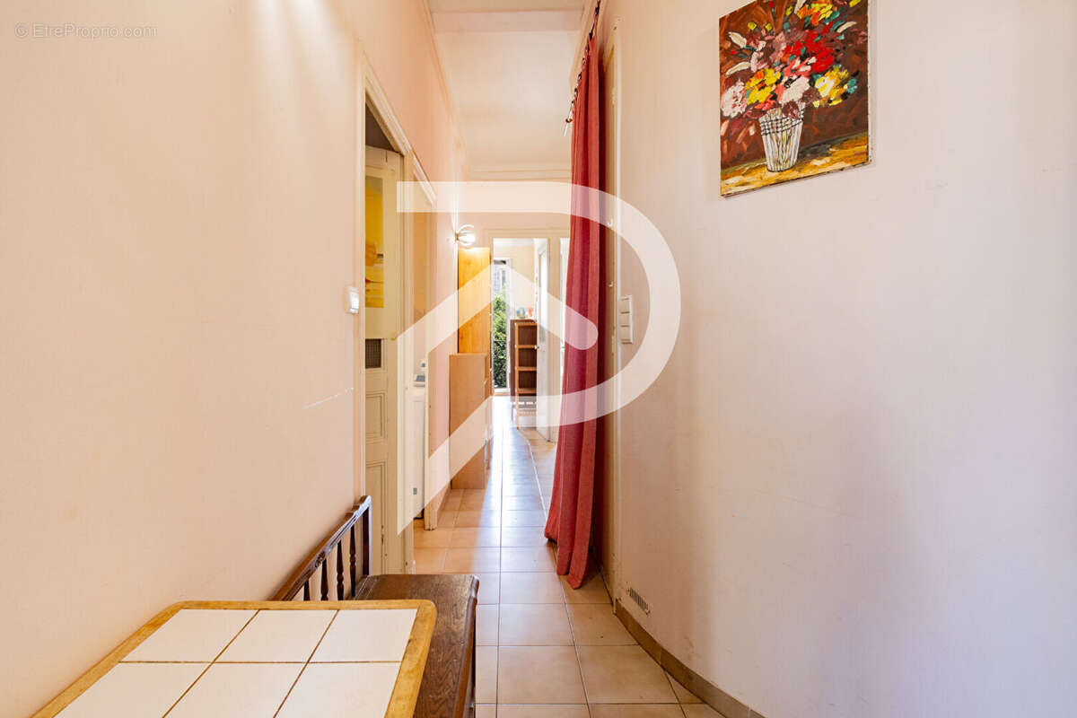 Appartement à MARSEILLE-5E