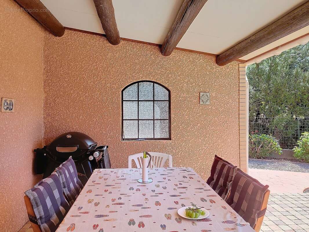 Maison à LA TOUR-SUR-ORB