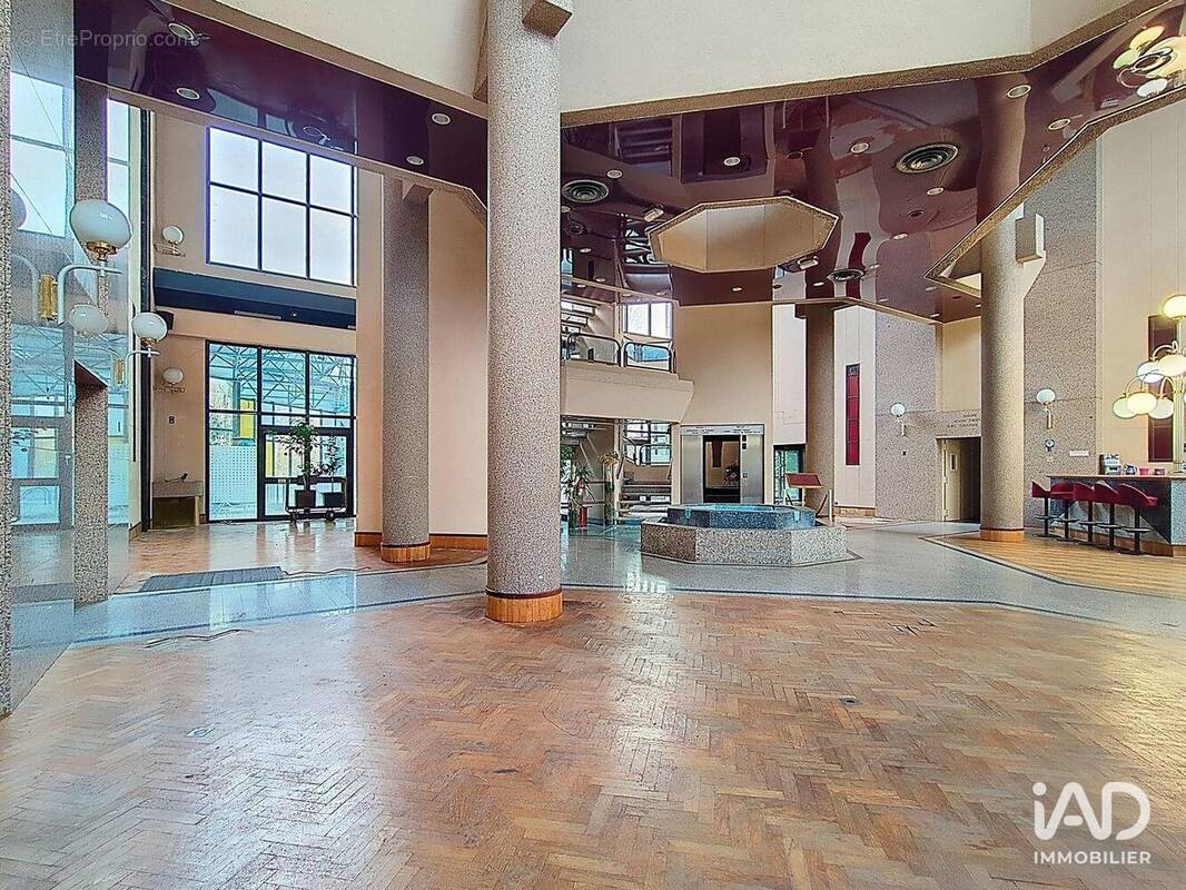 Photo 1 - Commerce à PONTAULT-COMBAULT