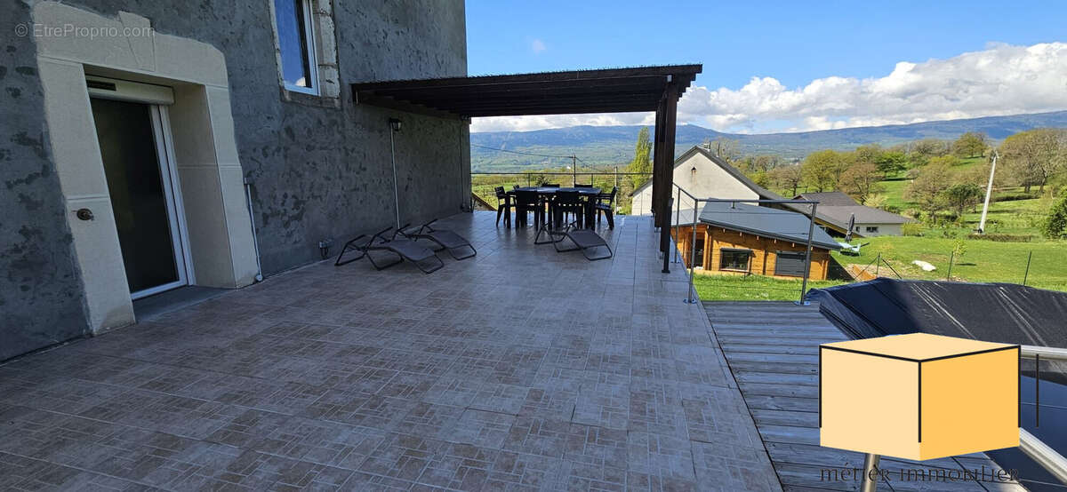 Maison à CHAMPAGNE-EN-VALROMEY