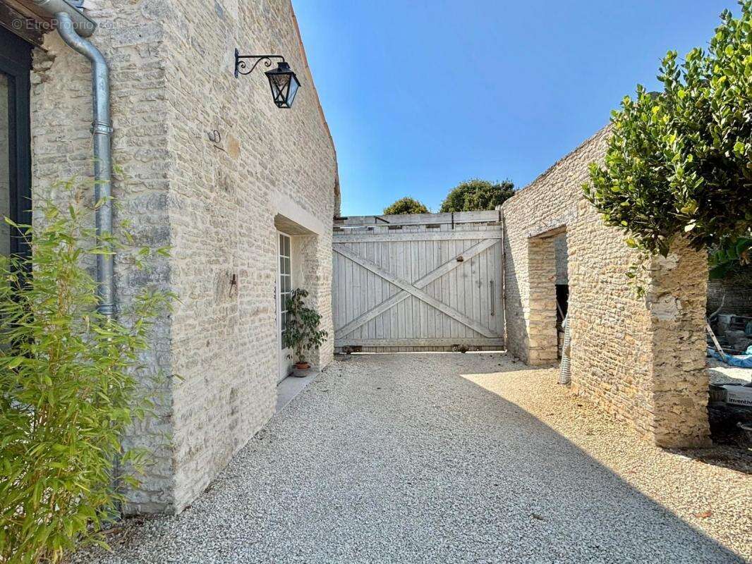 Propriété d’exception au cœur du village de Saint-Georges-d’Oléron - photo 33