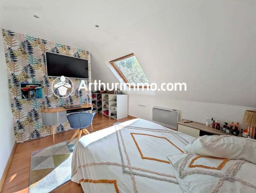 Maison à SAVIGNY-LE-TEMPLE