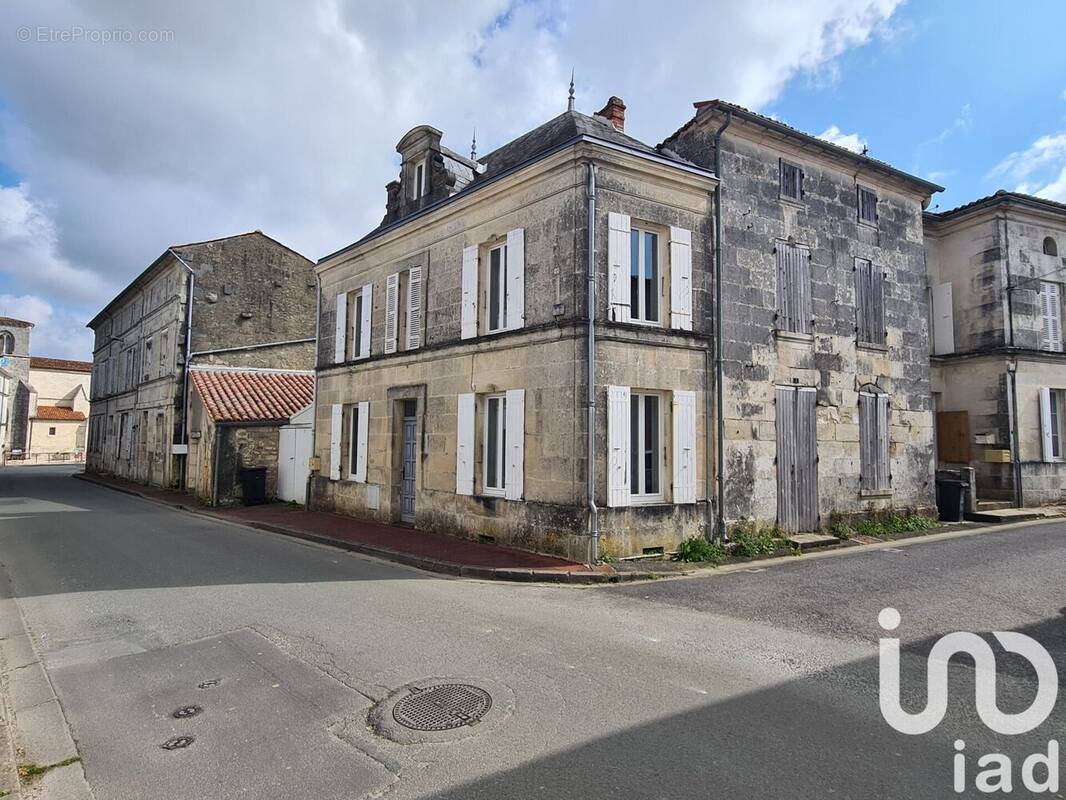 Photo 1 - Maison à SAINT-PORCHAIRE