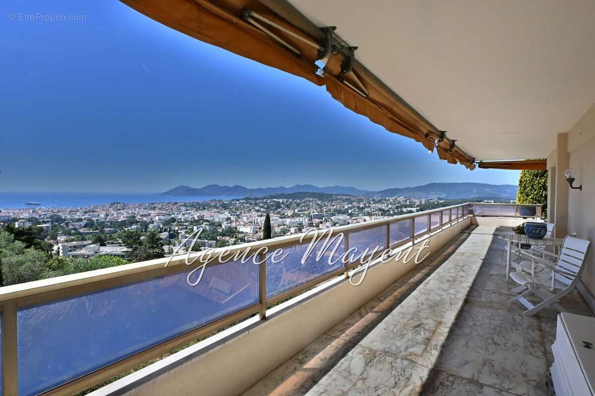 Appartement à LE CANNET