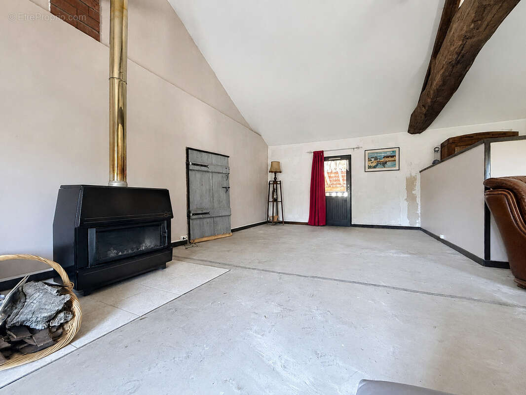 Maison à CURCIAT-DONGALON