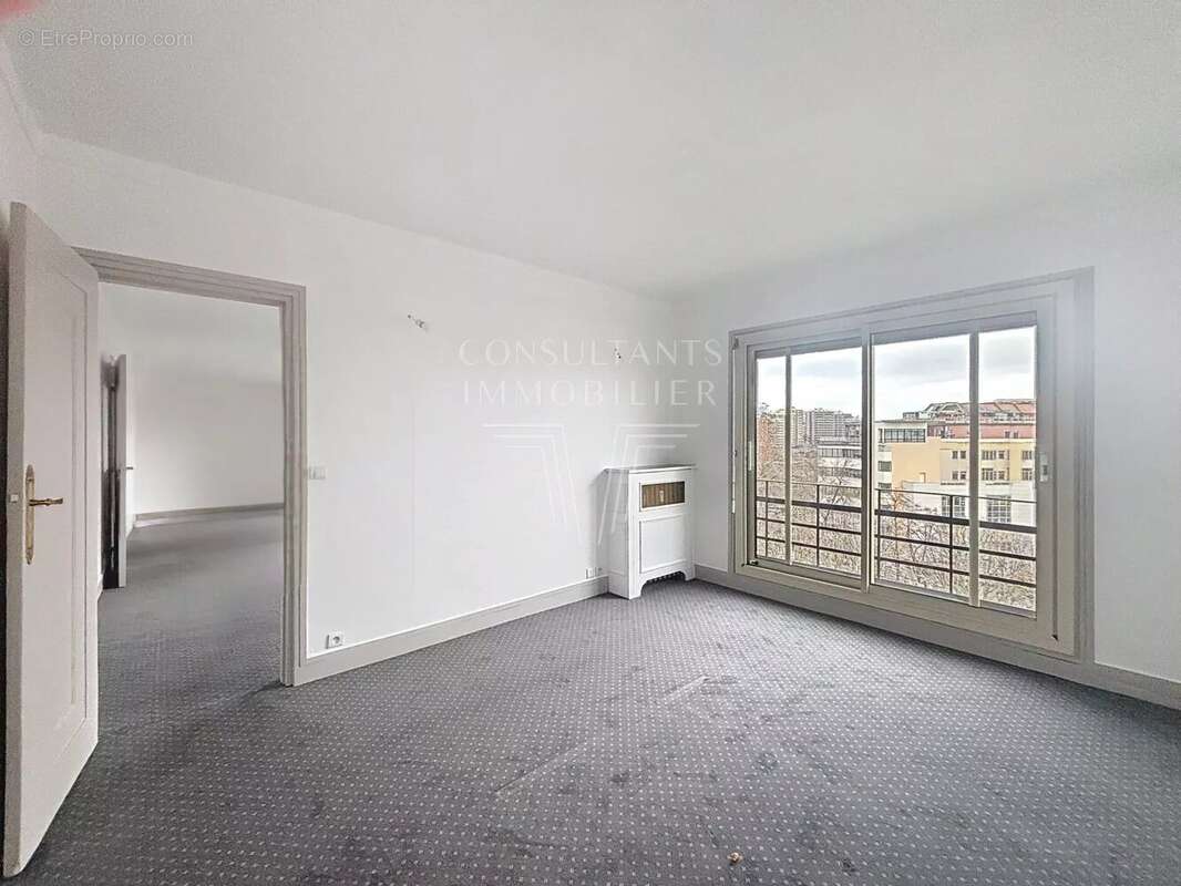 Appartement à NEUILLY-SUR-SEINE