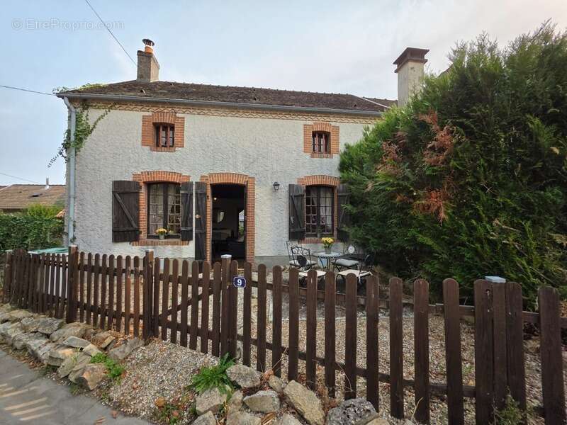 Maison à SAINT-LEGER-MAGNAZEIX