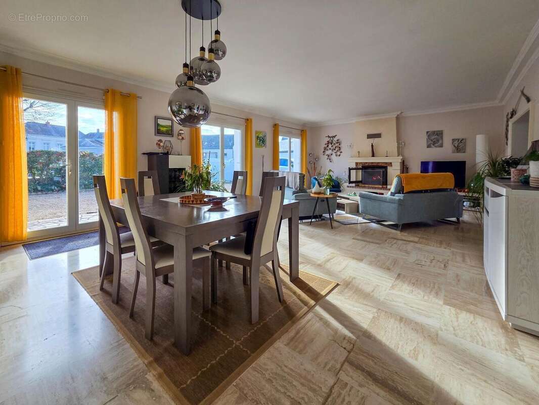 Photo 2 - Maison à LONGUE-JUMELLES