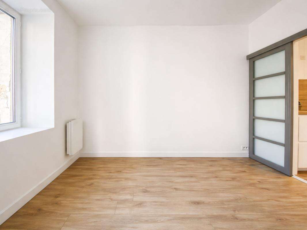 Appartement à MARSEILLE-1E