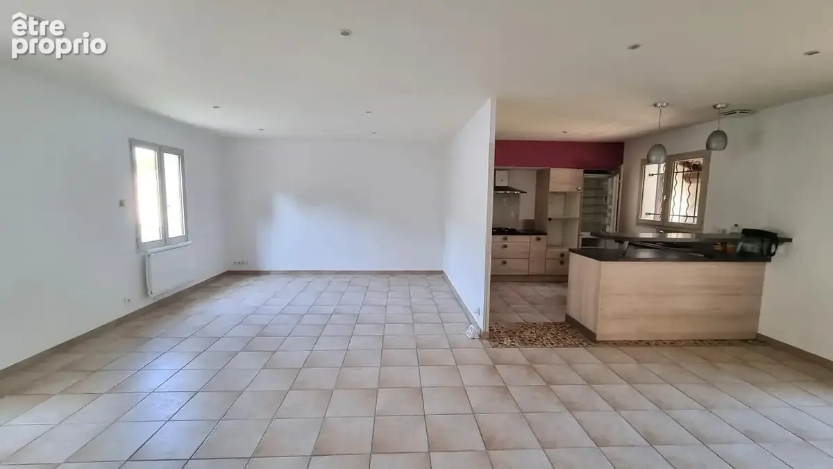 Maison 6 pièces 121 m² à vendre à Uchaud (30620) - photo 4