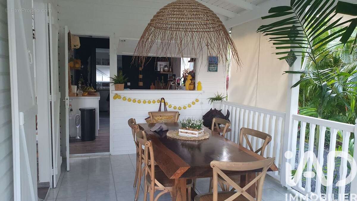 Maison 130 m² à Saint-Francois  - photo 6
