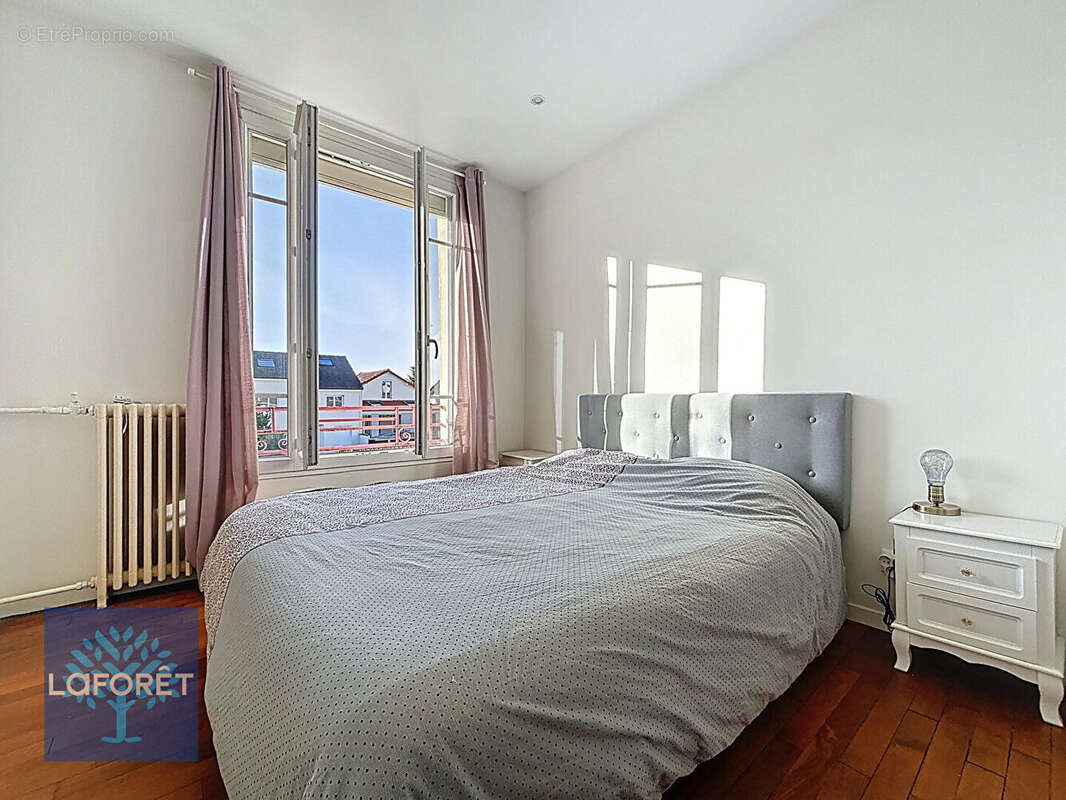 Maison à CHENNEVIERES-SUR-MARNE