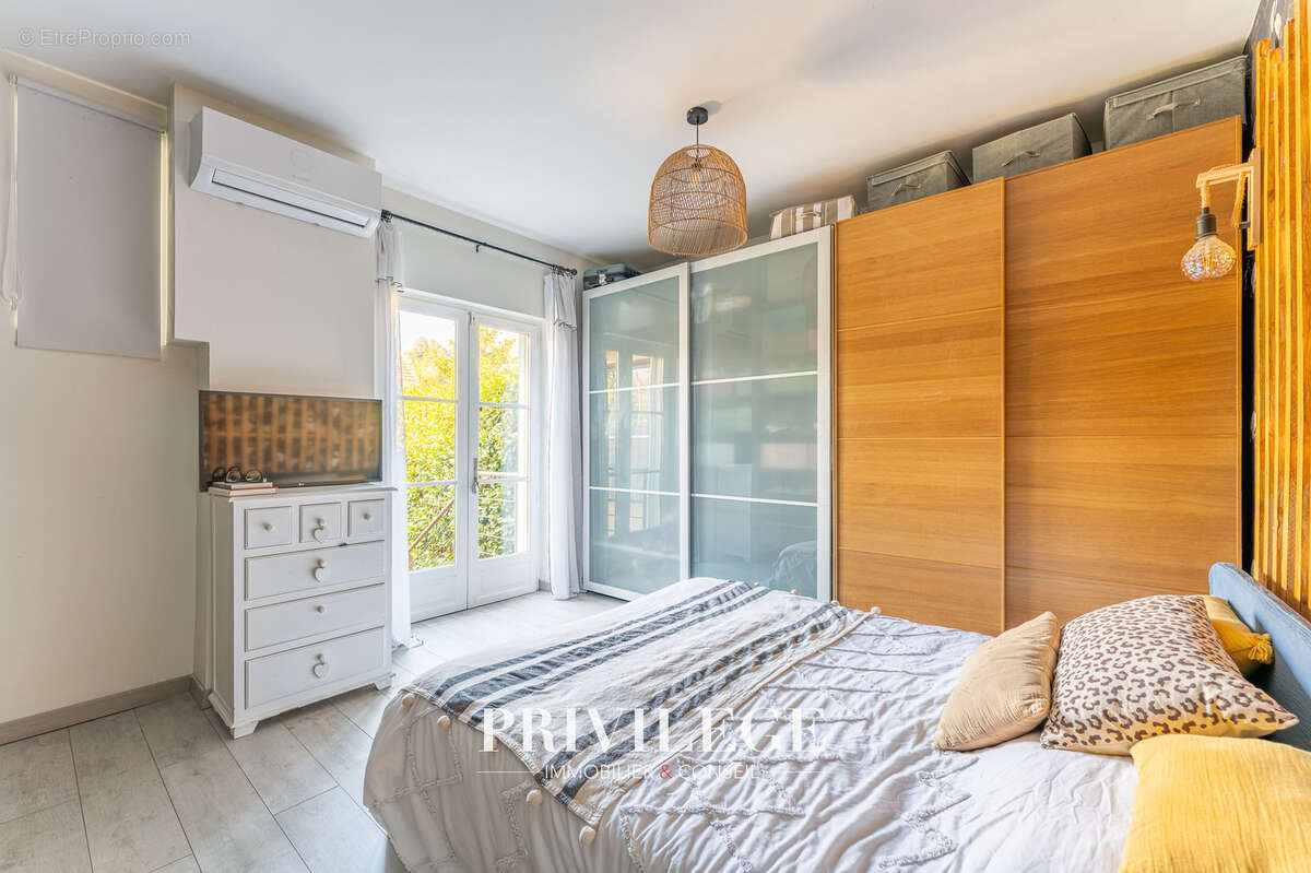 Maison à CHAMPAGNE-AU-MONT-D'OR