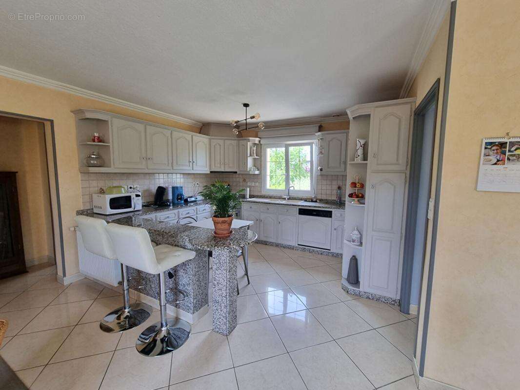 Maison à LES BORDES