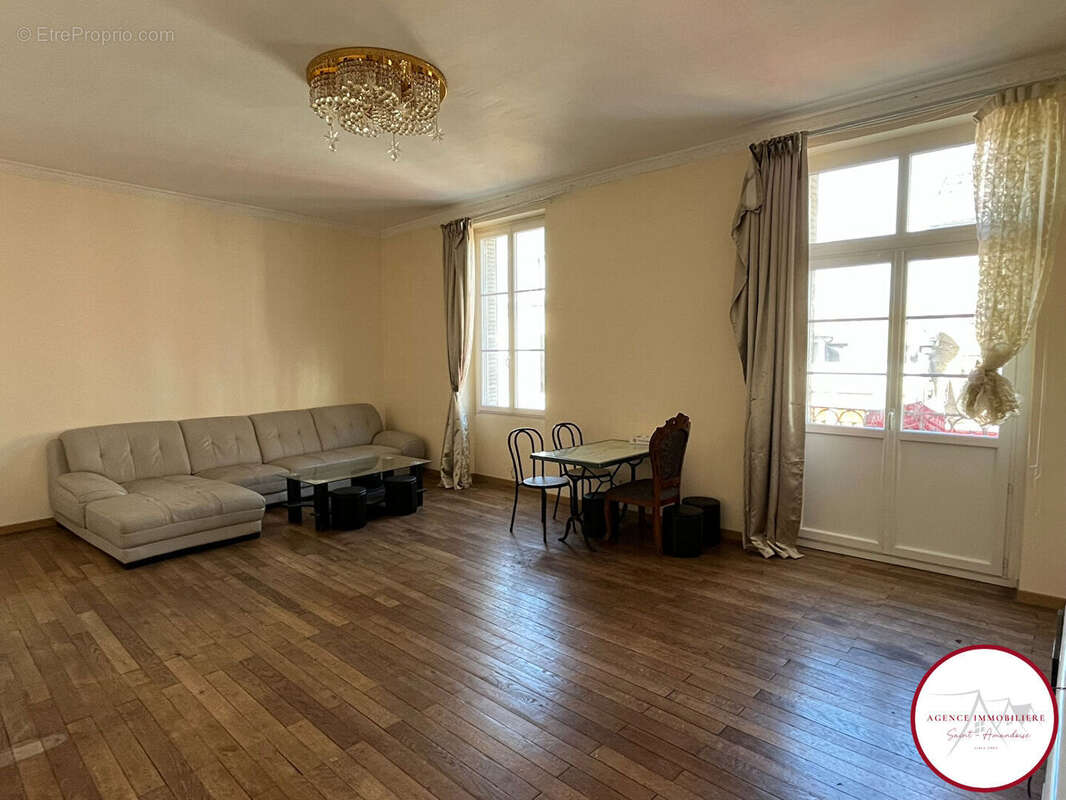 Appartement à SAINT-AMAND-MONTROND