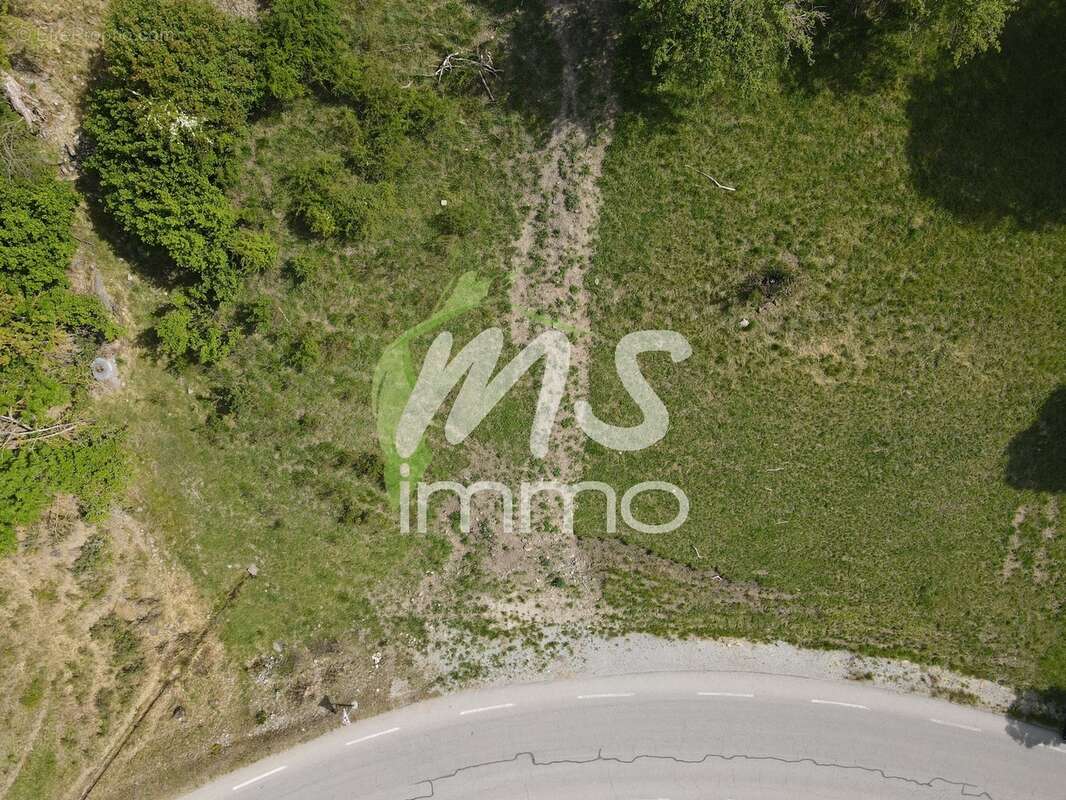 Terrain à CHABOTTES